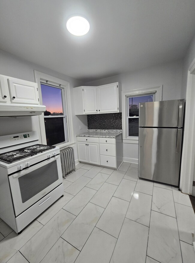 Primary Photo - 147 Union Ave