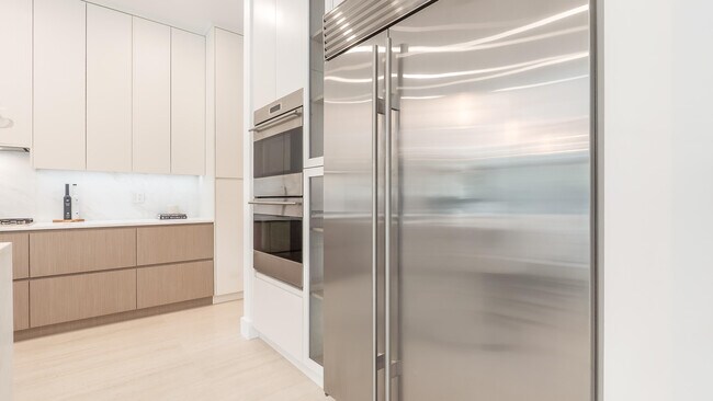 Building Photo - 17400 Rosella Rd