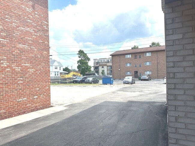 Building Photo - 9529 Minnick Ave