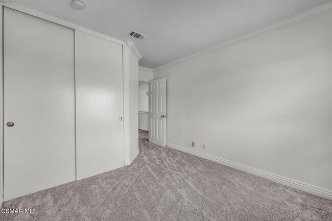 Building Photo - 2594 Ridgebrook Pl