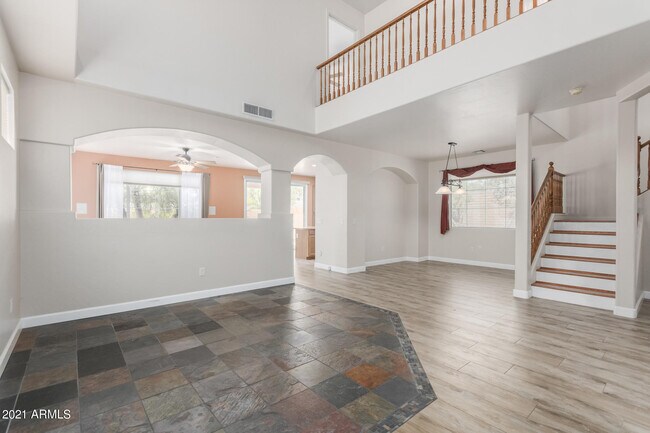 Building Photo - 204 W Mountain Sage Dr