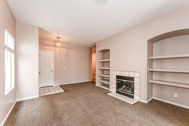 Building Photo - 1070 Warm Canyon Way