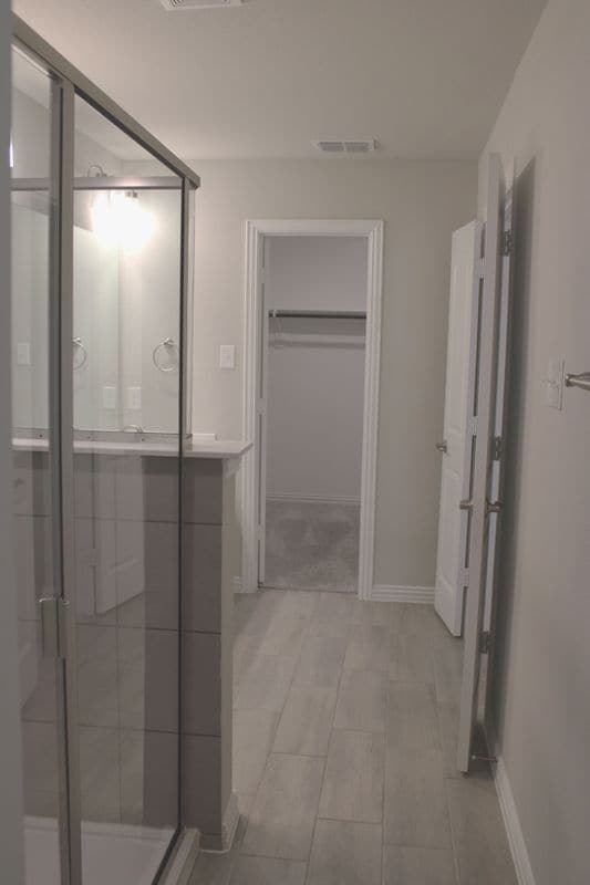 Building Photo - 2908 Mare Dr