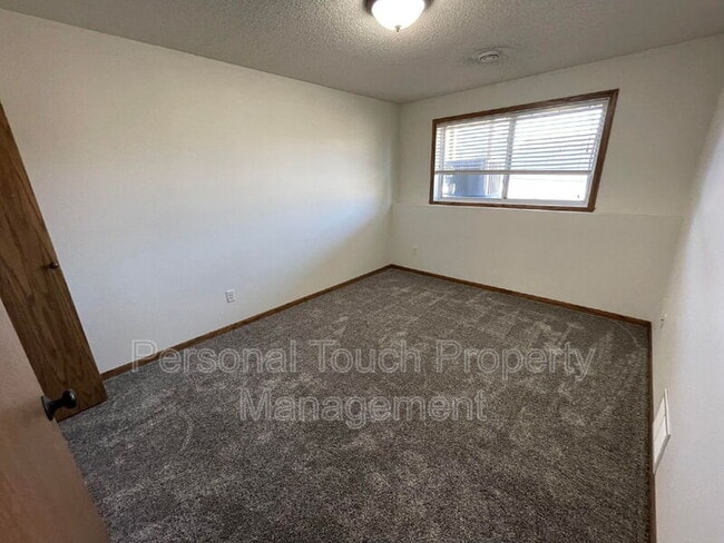 Building Photo - 2580 5th St W