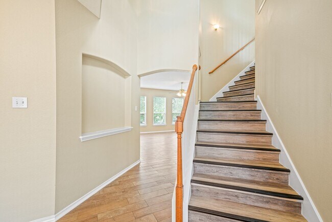 Building Photo - 137 Red Hawk Ridge
