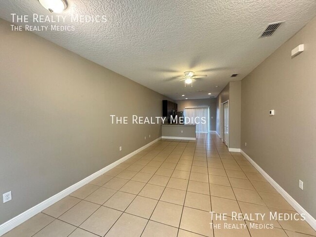 Building Photo - 765 Platypus Ct