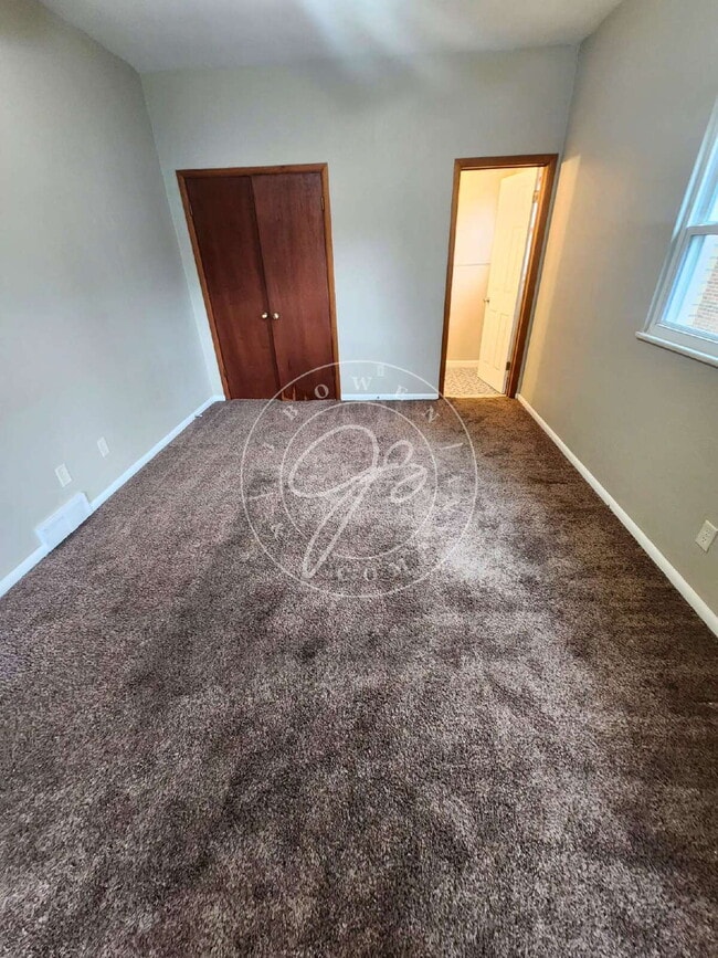 Building Photo - Must see to truly appreciate! This unique 3-bedroom, 2.5-bath unit within a 4-unit complex offers...