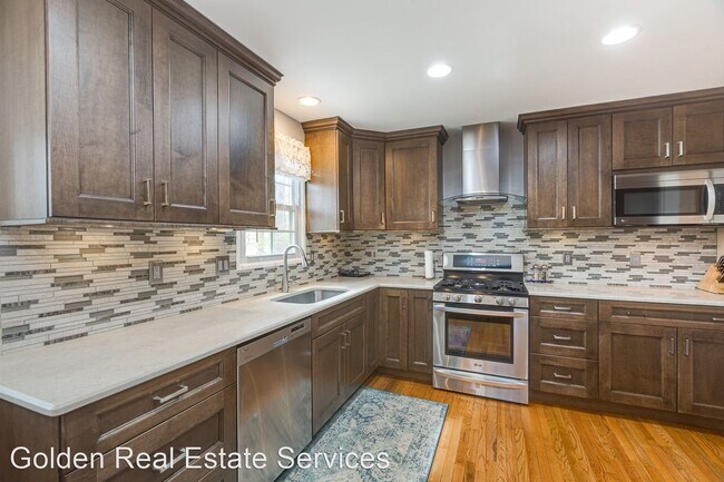 Building Photo - 5 br, 3.5 bath House - 5624 Kemp Ln