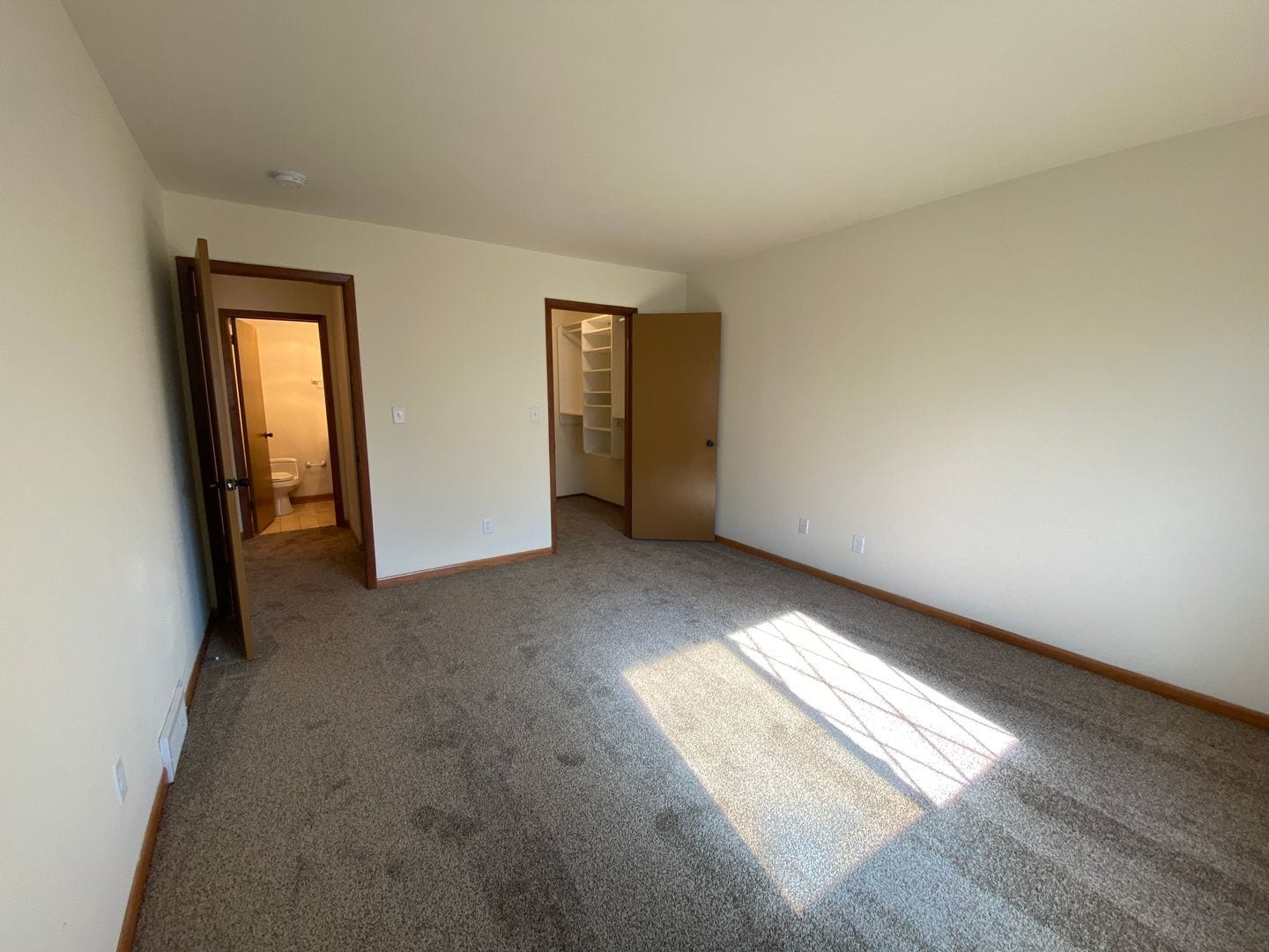 Building Photo - 6030 W Calumet Rd