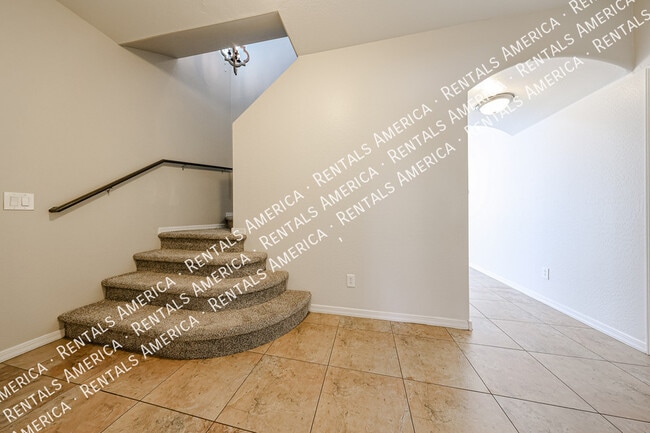 Building Photo - 886 S Brewer Dr