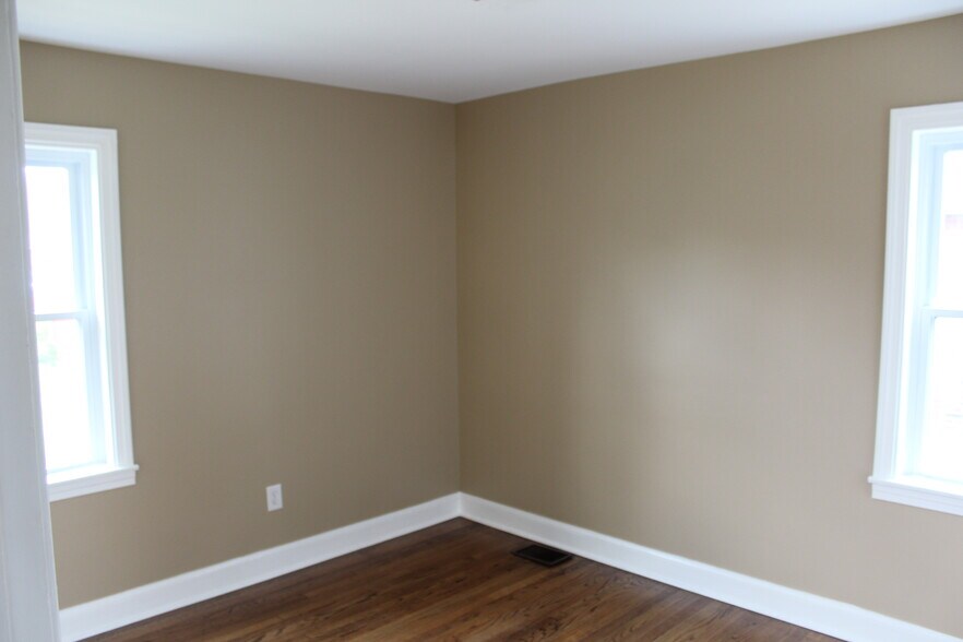 Building Photo - 2124 Ronnie Ave