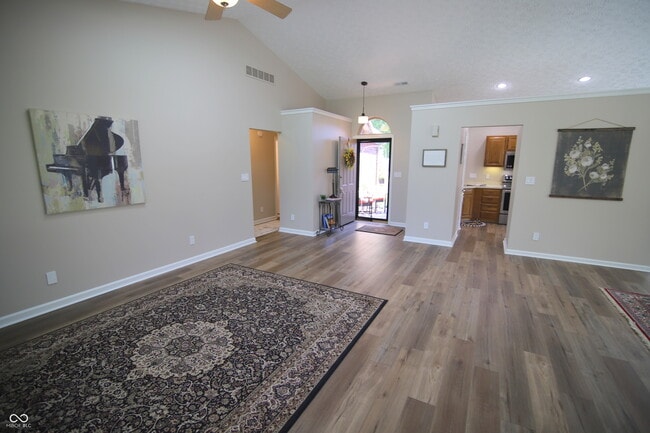Building Photo - 730 High Dr