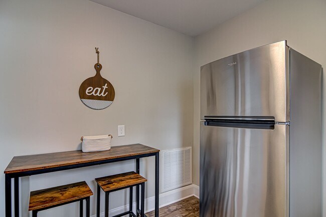 Building Photo - Adorable Duplex Off N Josephine Boyd - Ful...