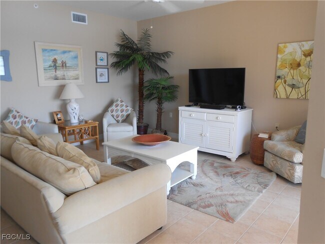 Building Photo - 10720 Ravenna Way