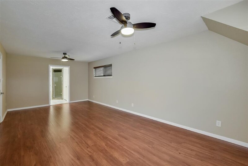 Building Photo - 6602 Point Clear Dr