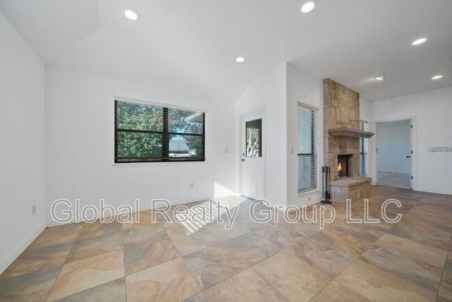 Building Photo - 1634 Sunblossom Cir