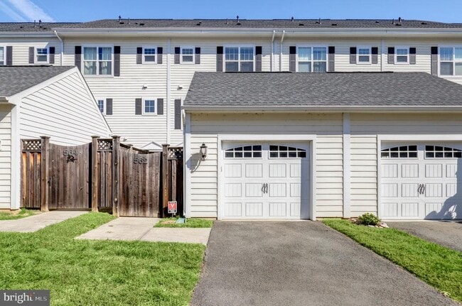 Building Photo - 562 Marina Landing Ln