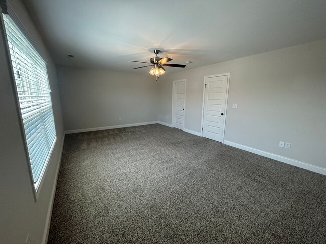 Building Photo - Beautiful 4BR Home in Athens with Bonus Room & Fenced Yard
