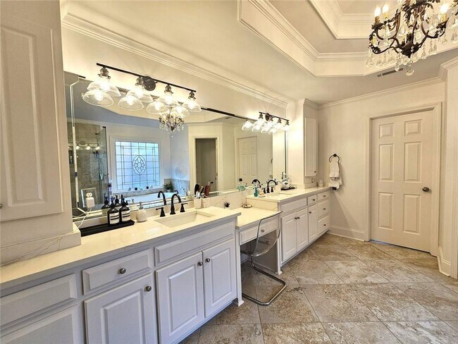 Building Photo - 735 Westwind Ln