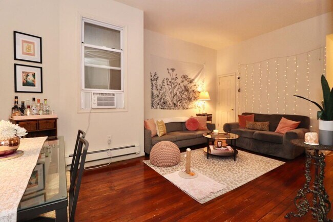 Building Photo - 1035 Washington St