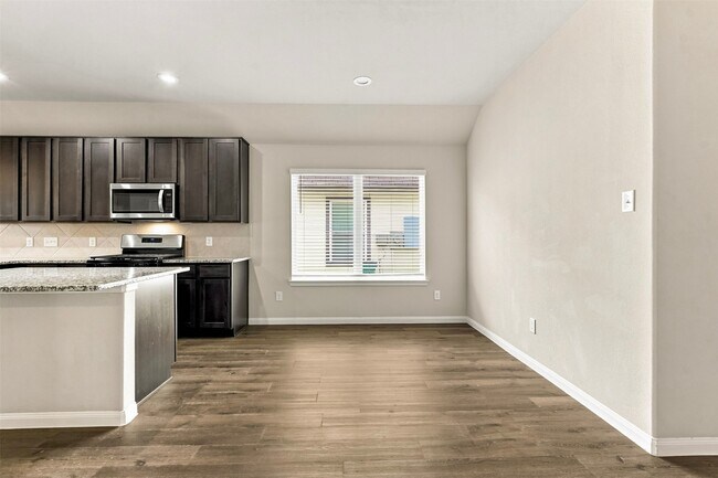Building Photo - 5323 Brooklyn Rose Dr