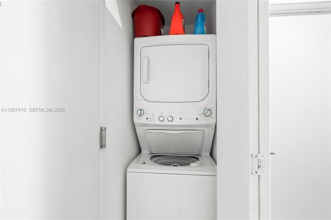 Building Photo - 55 SW 9th St