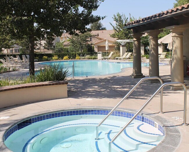 Building Photo - 13642 Pinnacle Way
