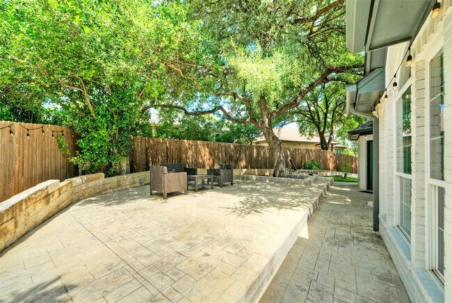 Building Photo - 3002 Barton Point Cir