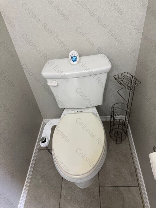 Building Photo - Beautiful 3 bedroom 2 bathroom home in a great neighborhood