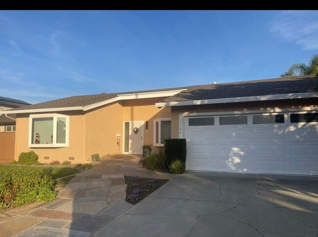Building Photo - 1204 Woodflower Way
