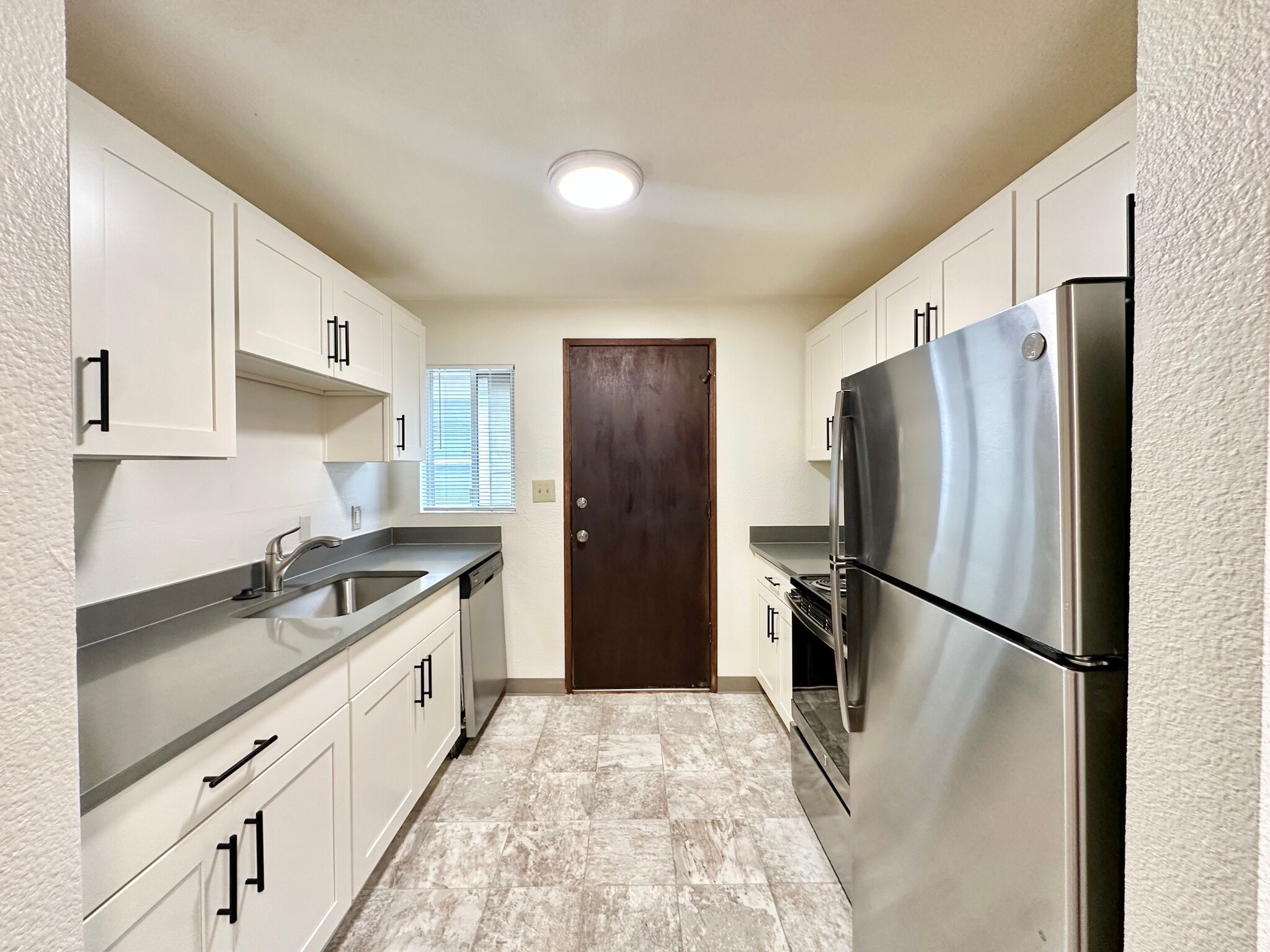 Building Photo - 4061 28th Ave SW