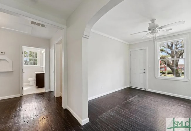 Building Photo - Charming 4BR Downtown Savannah Home with M...