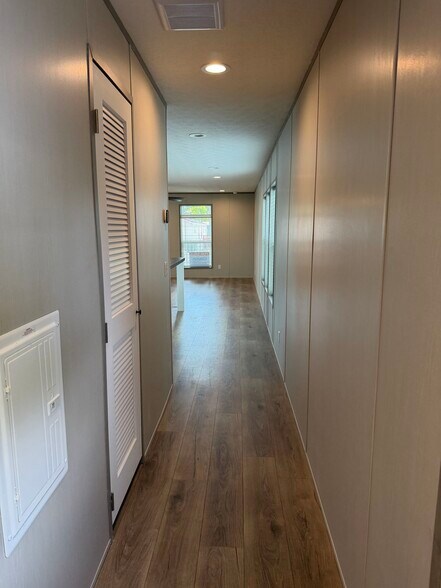 Building Photo - 221 W 57th St