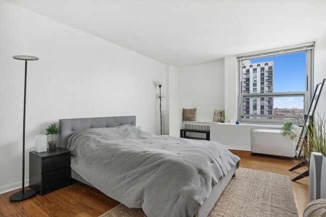 Building Photo - Beautiful 1b1b Apartment in Gold Coast