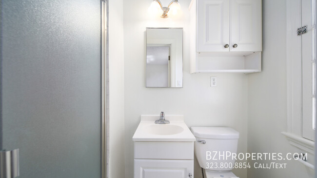 Building Photo - Updated 3Bedroom 3Bathroom In Prime Westwood