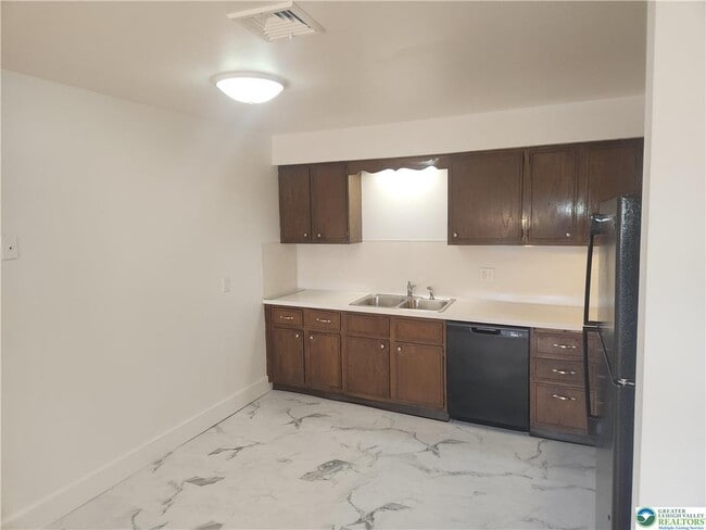 Building Photo - 2827 W 28th St