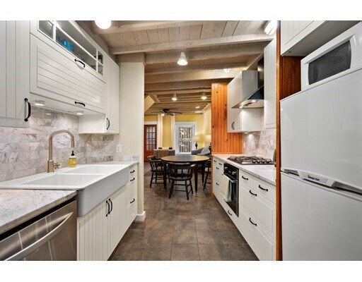 Building Photo - 6 N Hudson St