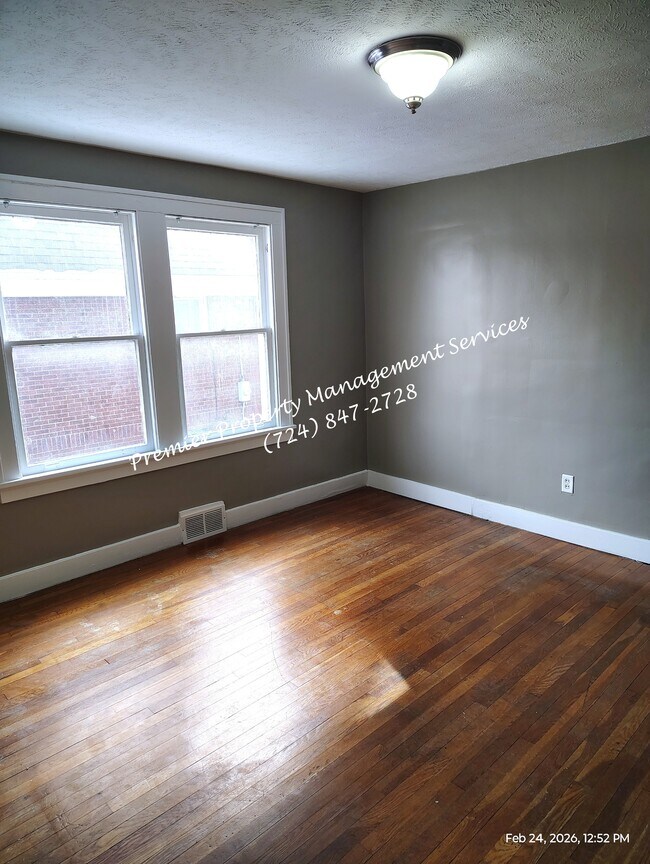 Building Photo - 903 23rd St