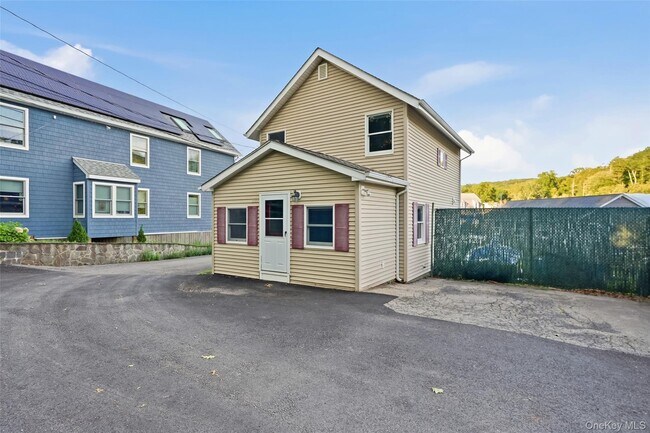 Building Photo - 100 Dunderberg Rd
