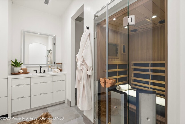 Building Photo - 75 McLain Ct