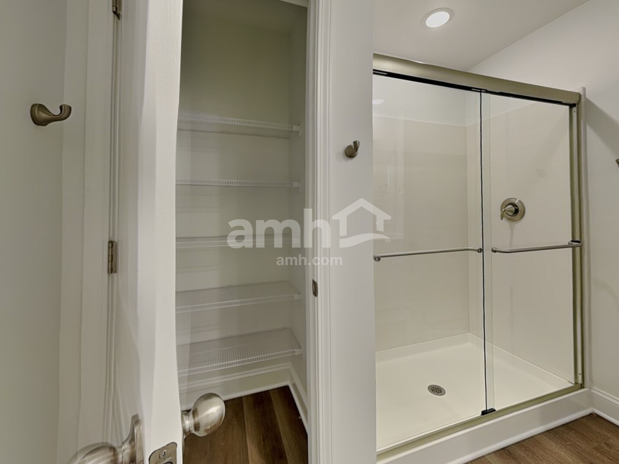 Building Photo - 6042 Rosemore Ln