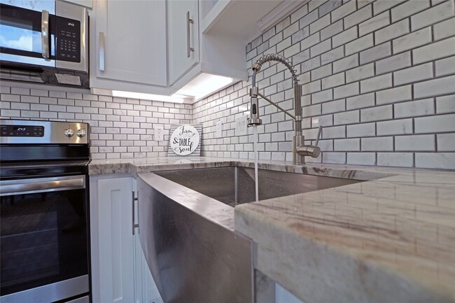 Building Photo - 2310 McDuffie St