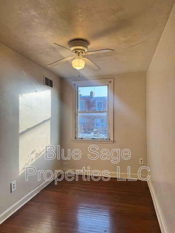 Building Photo - 545 S 4th St