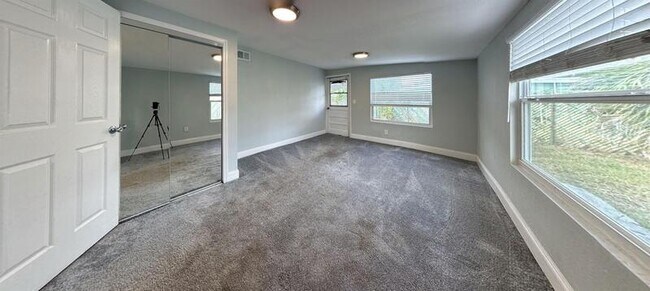 Building Photo - 9401 88th Way N