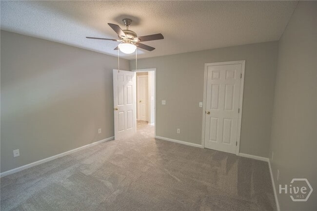 Building Photo - 44 Putters Pl