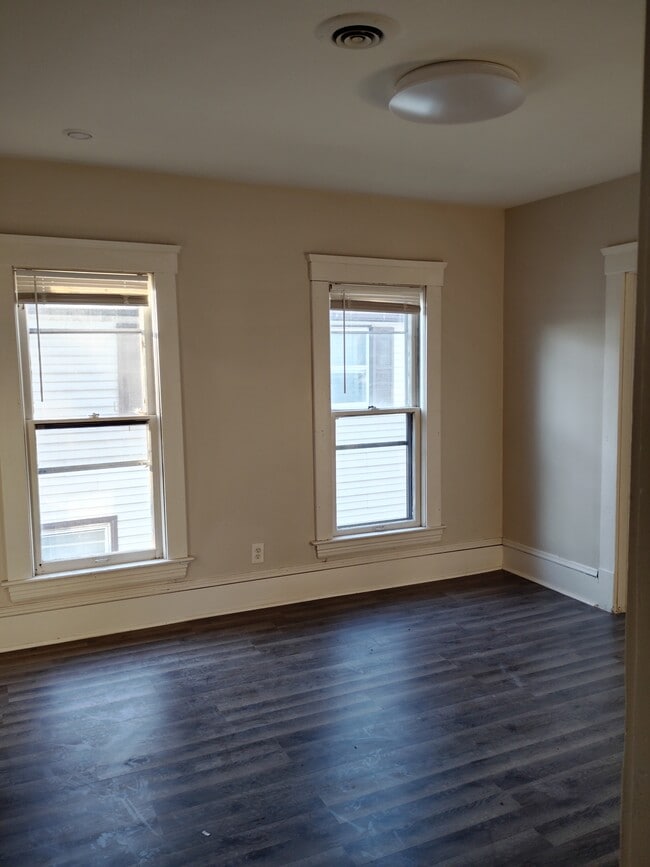 Floorplan - 9521 Macon Ave