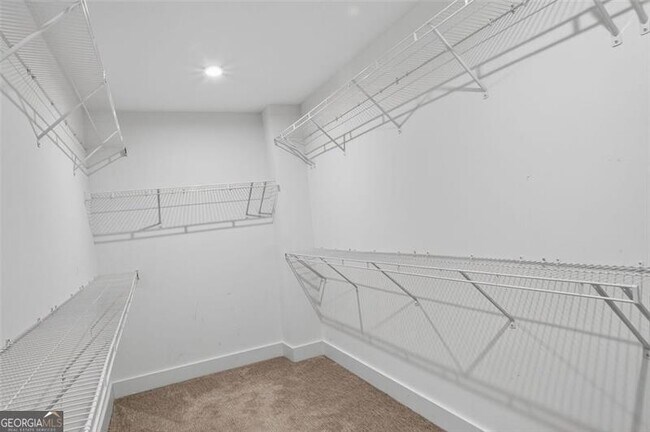 Building Photo - 608 Avondale Pk Cir