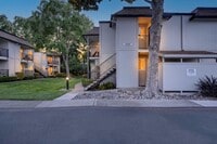 Building Photo - Beautifully Updated 2BR Condo with New Appliances & Community Pool