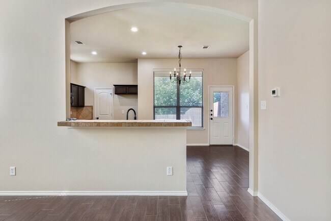 Building Photo - AVAILABLE NOW! Beautiful 3 Bedroom Duplex located in Lavon,Texas!