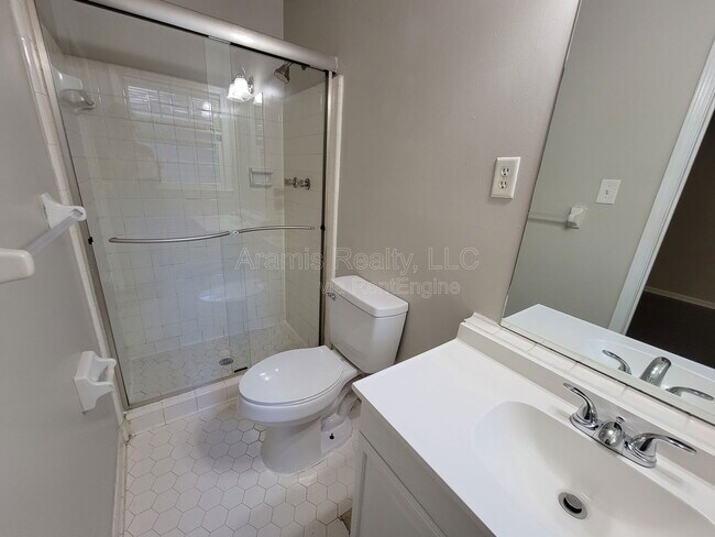 Building Photo - 2506 Windmere Dr NW